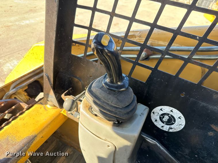 image for item MS9966 2003 Caterpillar  262 skid steer loader