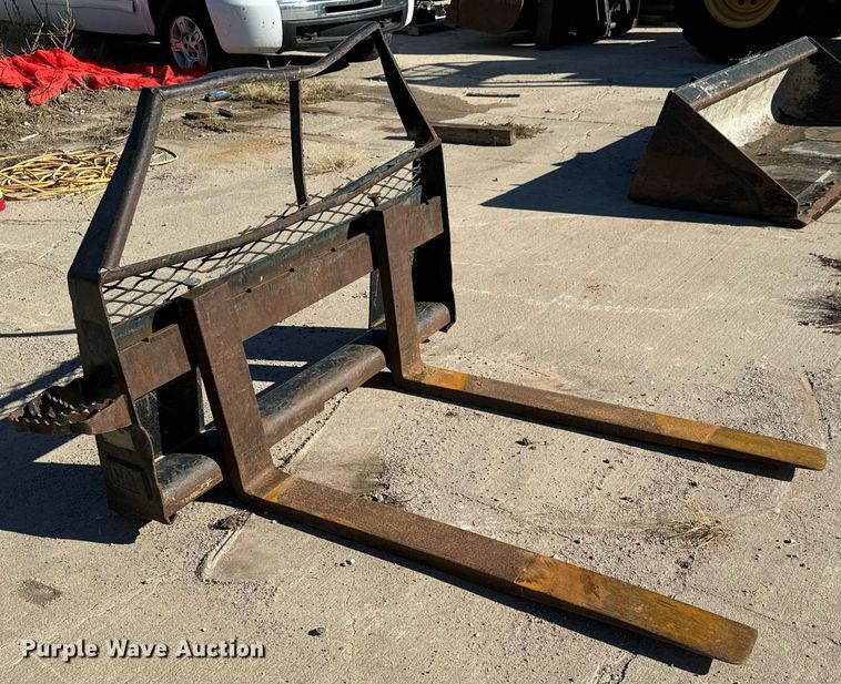 image for item MS9966 2003 Caterpillar  262 skid steer loader