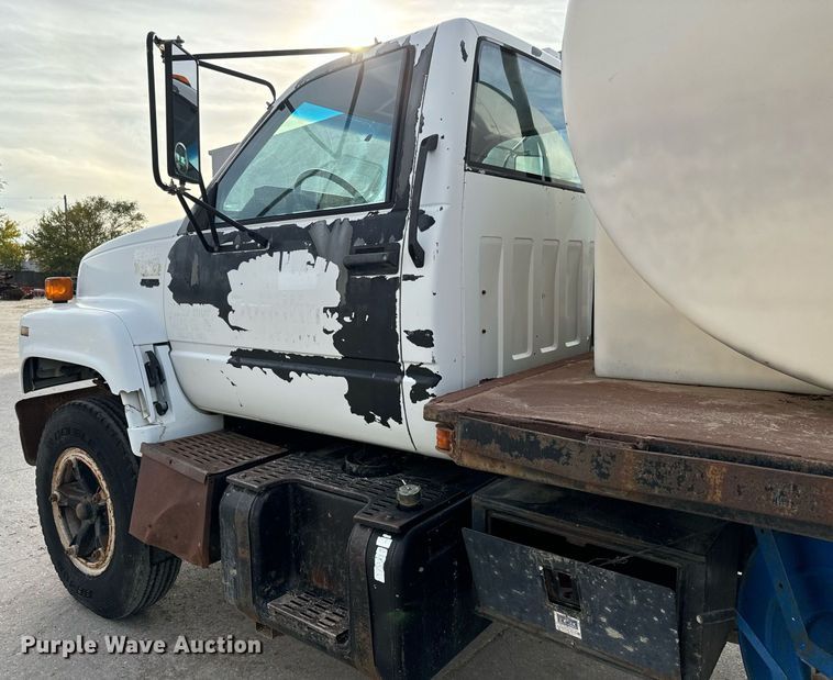 image for item MS9969 1996 GMC Topkick C5500 flatbed truck