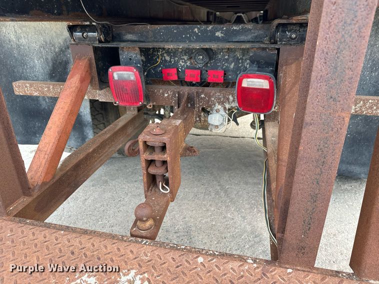 image for item MS9969 1996 GMC Topkick C5500 flatbed truck