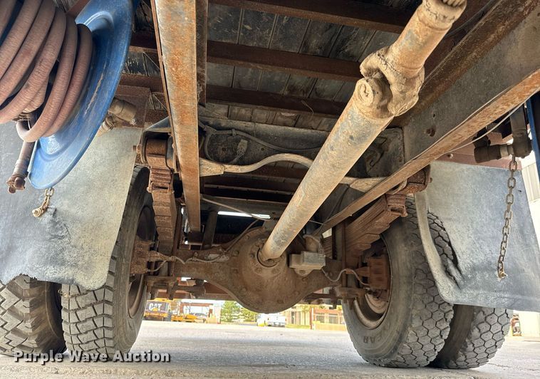 image for item MS9969 1996 GMC Topkick C5500 flatbed truck