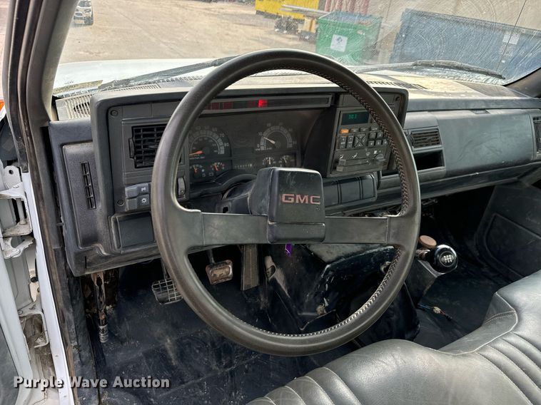 image for item MS9969 1996 GMC Topkick C5500 flatbed truck