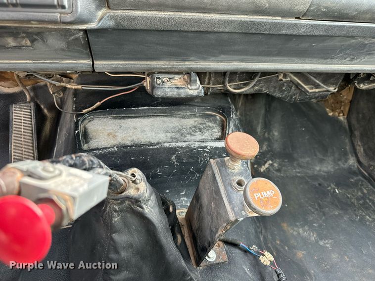 image for item MS9969 1996 GMC Topkick C5500 flatbed truck