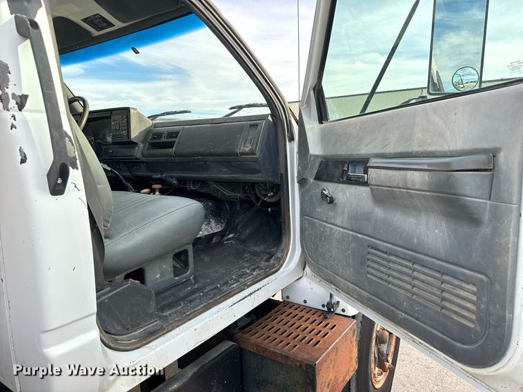 image for item MS9969 1996 GMC Topkick C5500 flatbed truck