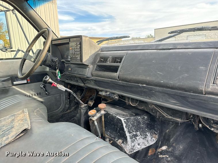 image for item MS9969 1996 GMC Topkick C5500 flatbed truck