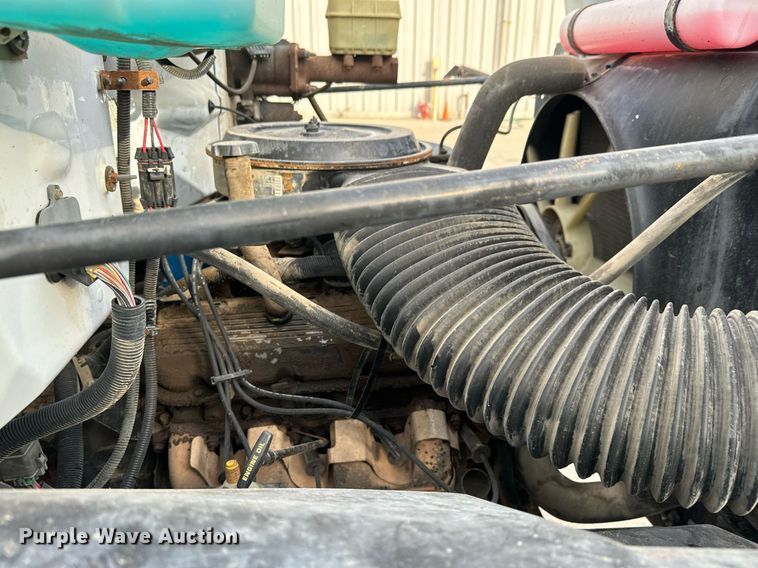 image for item MS9969 1996 GMC Topkick C5500 flatbed truck