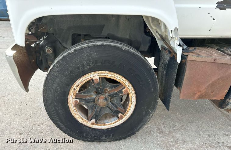 image for item MS9969 1996 GMC Topkick C5500 flatbed truck