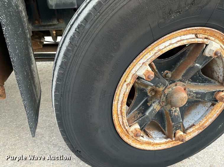 image for item MS9969 1996 GMC Topkick C5500 flatbed truck