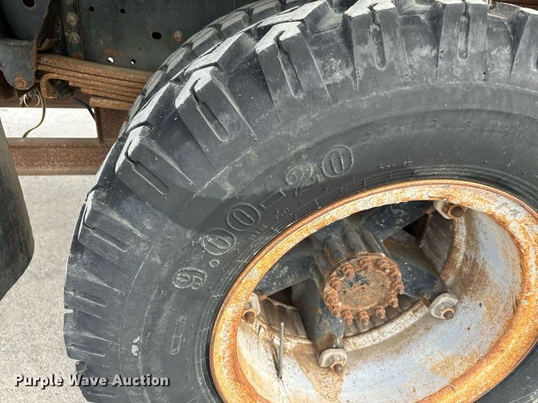 image for item MS9969 1996 GMC Topkick C5500 flatbed truck