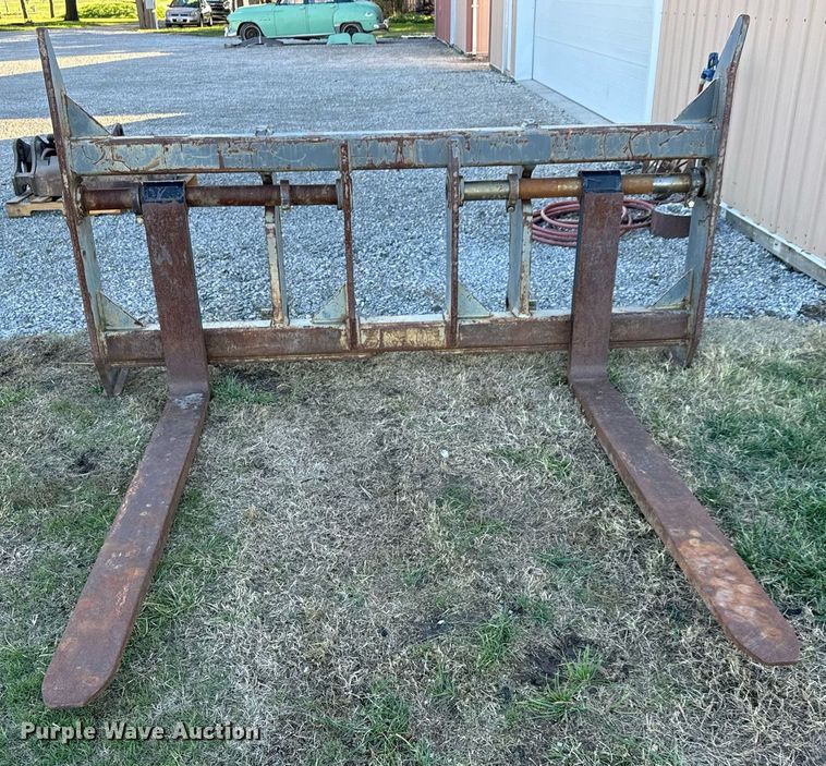 image for item MS9995 Tag wheel loader forks