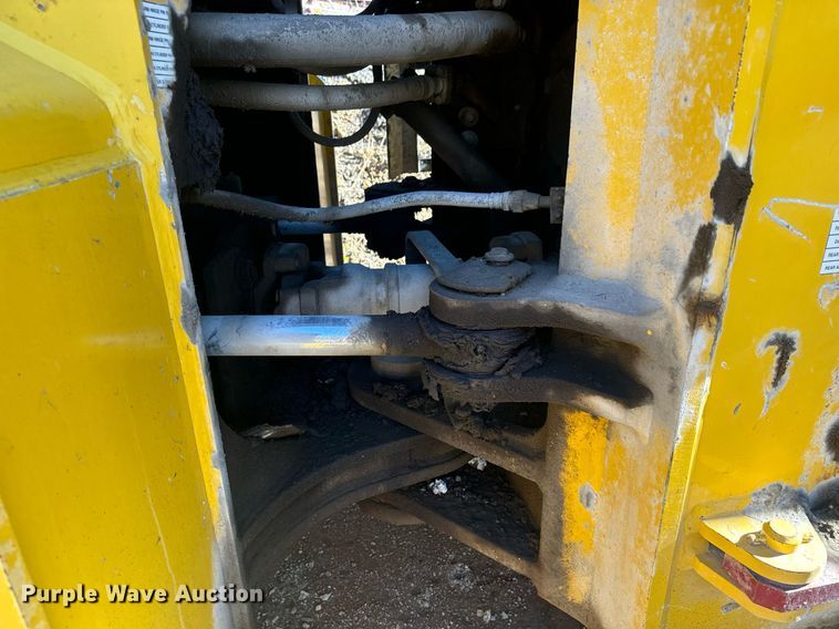 image for item MT9004 2005 Komatsu WA500-3 wheel loader
