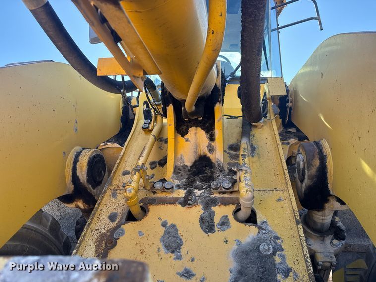 image for item MT9004 2005 Komatsu WA500-3 wheel loader