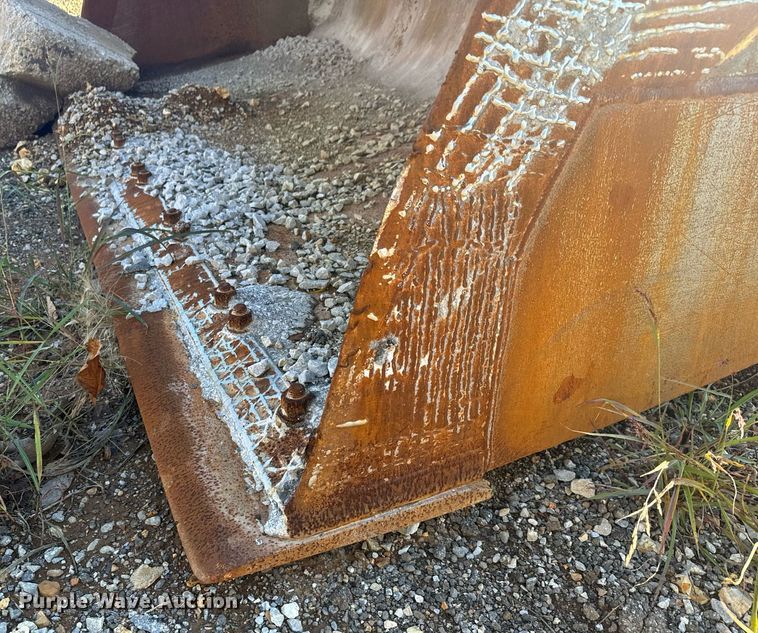 image for item MT9004 2005 Komatsu WA500-3 wheel loader