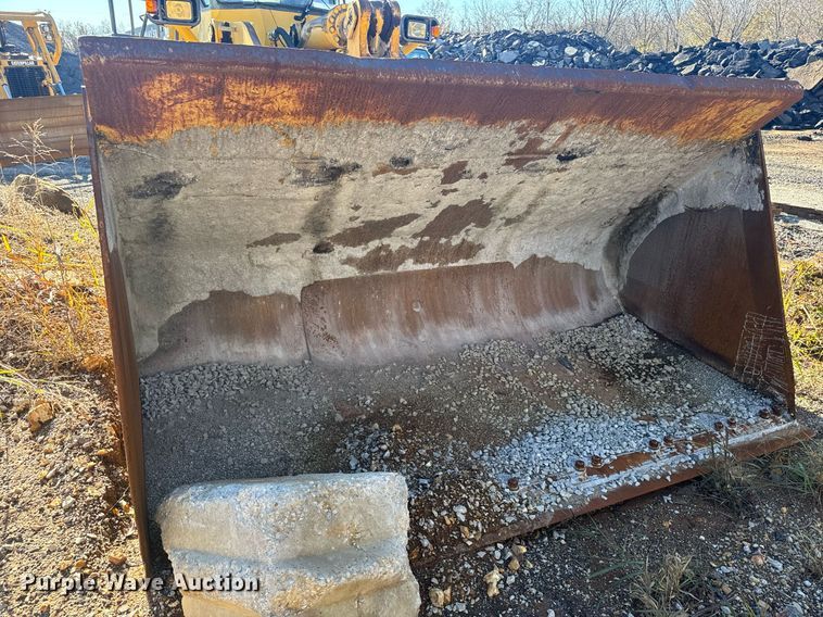 image for item MT9004 2005 Komatsu WA500-3 wheel loader