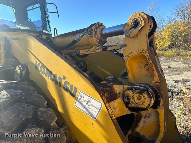 image for item MT9004 2005 Komatsu WA500-3 wheel loader