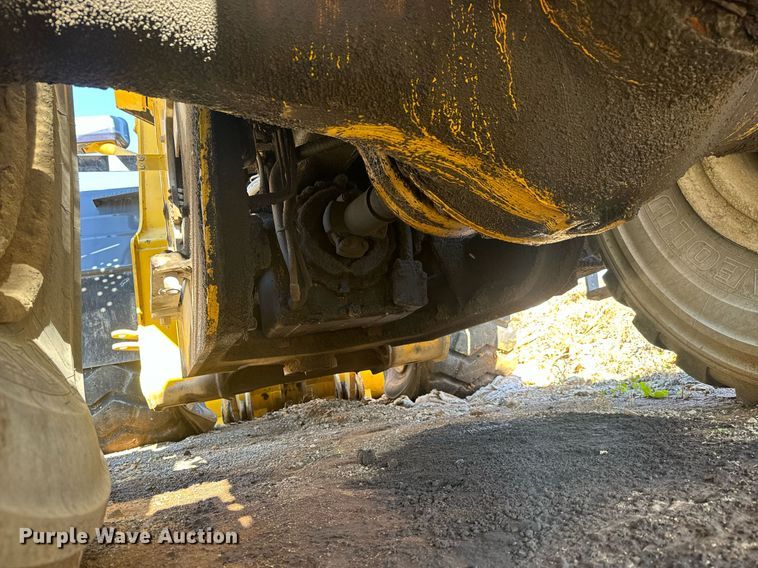 image for item MT9004 2005 Komatsu WA500-3 wheel loader