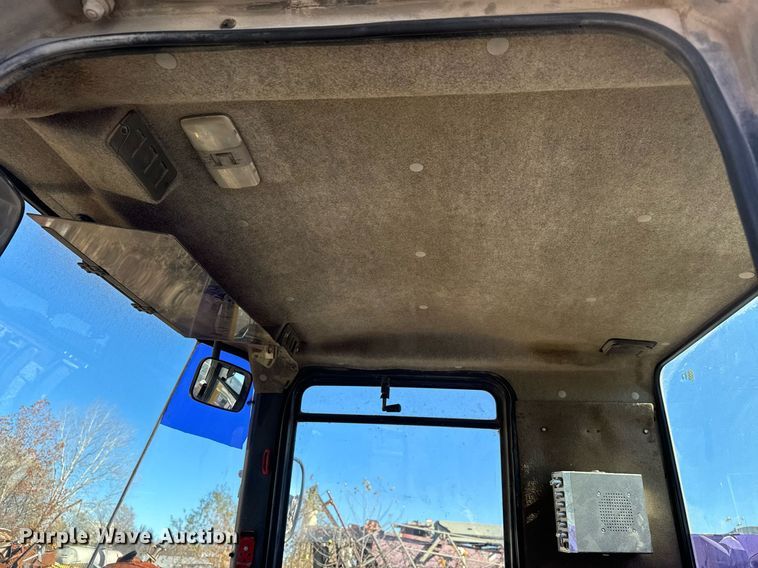 image for item MT9004 2005 Komatsu WA500-3 wheel loader