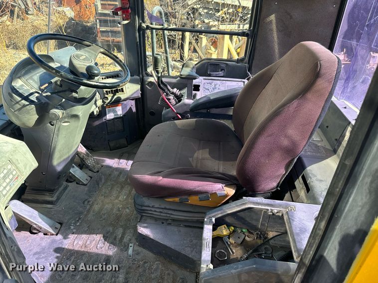 image for item MT9004 2005 Komatsu WA500-3 wheel loader