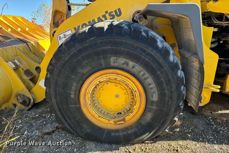 image for item MT9004 2005 Komatsu WA500-3 wheel loader
