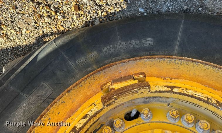 image for item MT9004 2005 Komatsu WA500-3 wheel loader