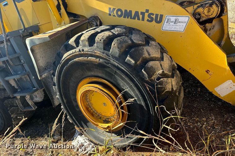 image for item MT9004 2005 Komatsu WA500-3 wheel loader