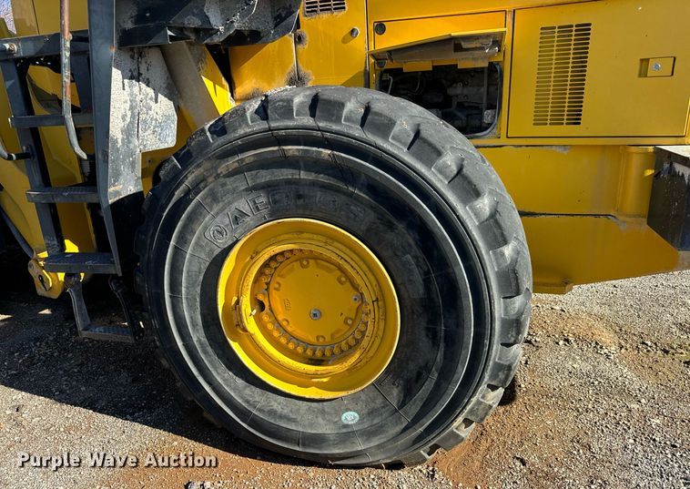 image for item MT9004 2005 Komatsu WA500-3 wheel loader
