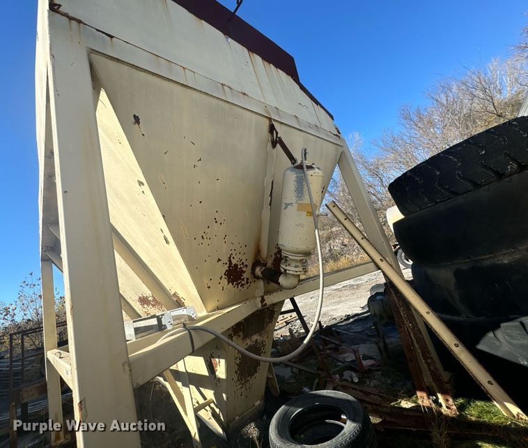 image for item MT9005 Storage bin