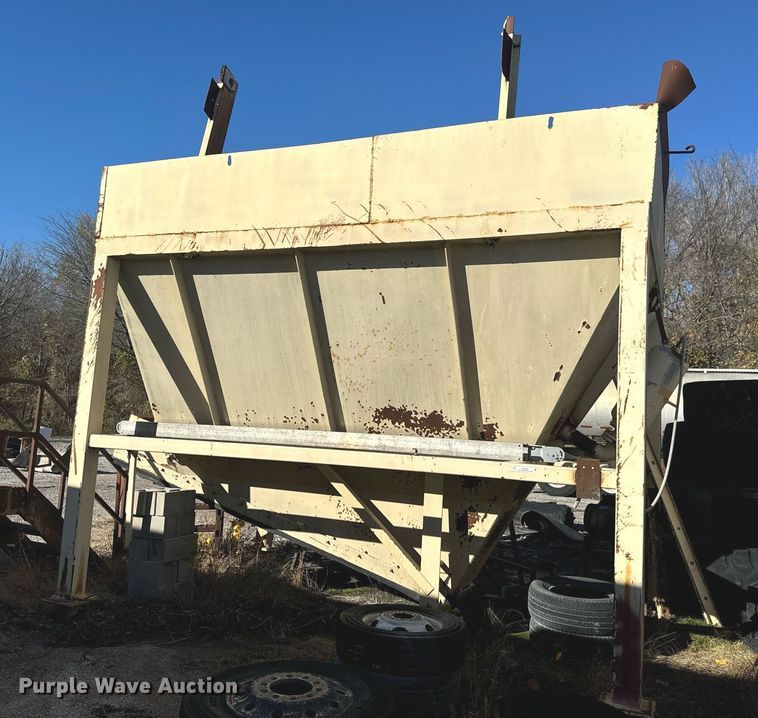 image for item MT9005 Storage bin