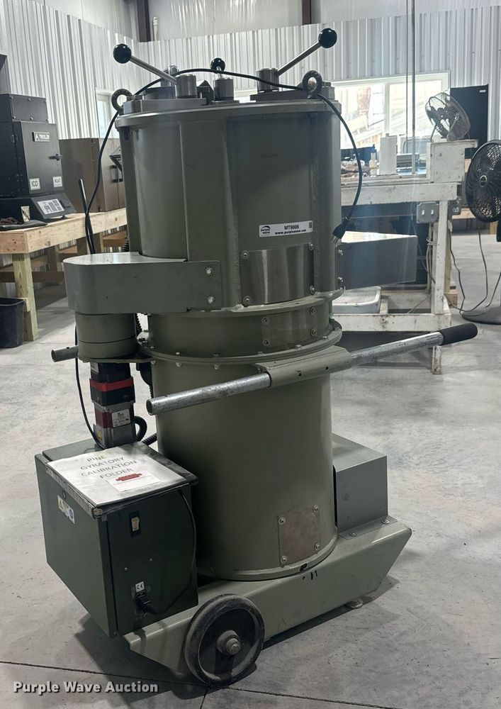 image for item MT9006 Pine AFG1A gyratory compactor