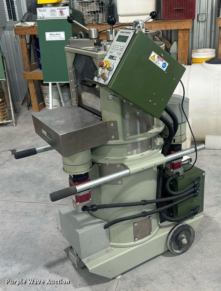 image for item MT9006 Pine AFG1A gyratory compactor