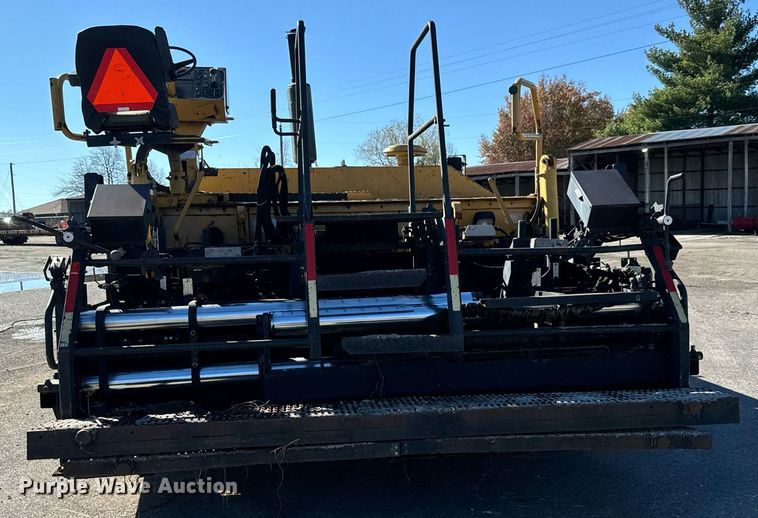 image for item MT9010 2001 Caterpillar AP-1050B paver