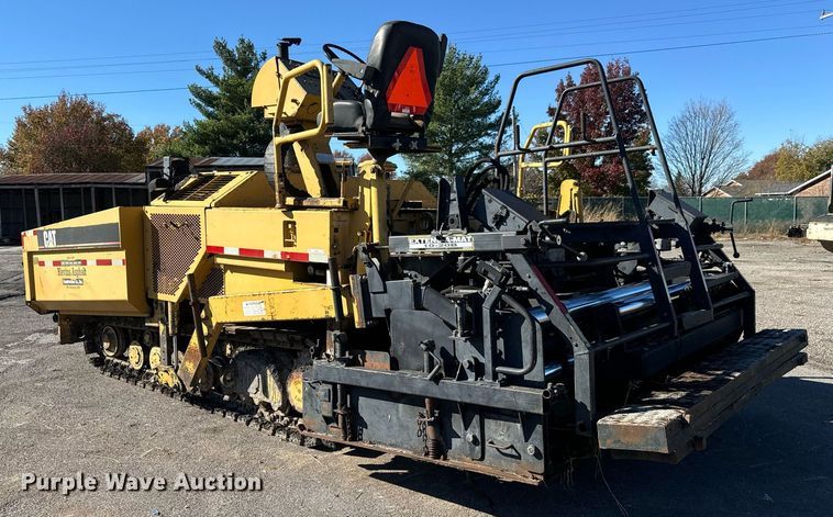 image for item MT9010 2001 Caterpillar AP-1050B paver