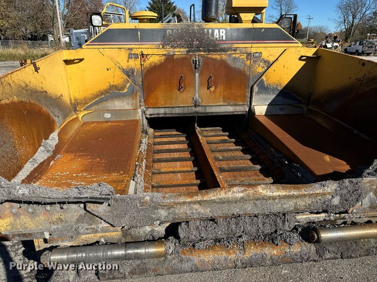 image for item MT9010 2001 Caterpillar AP-1050B paver