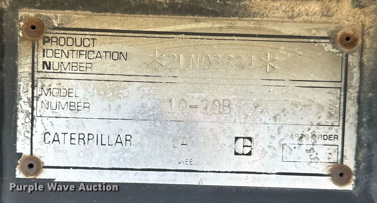 image for item MT9010 2001 Caterpillar AP-1050B paver