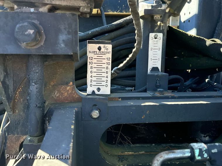 image for item MT9010 2001 Caterpillar AP-1050B paver