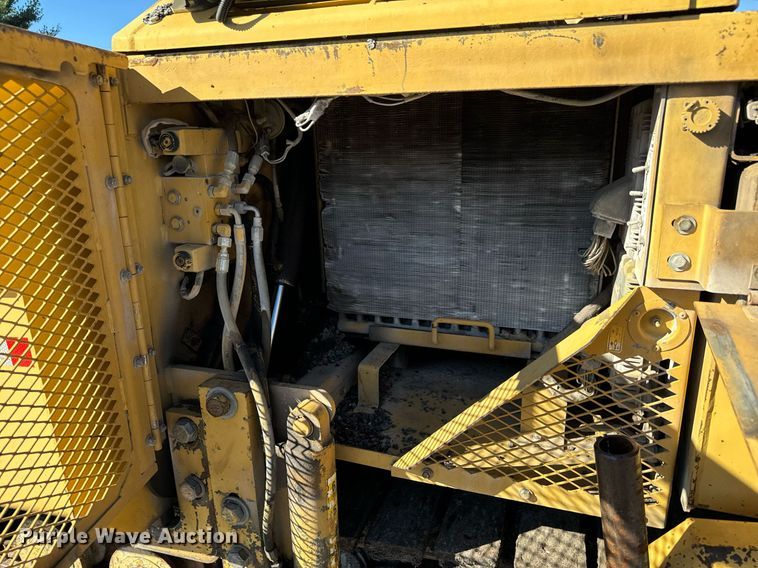 image for item MT9010 2001 Caterpillar AP-1050B paver