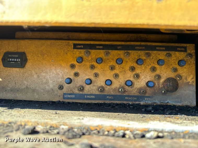 image for item MT9010 2001 Caterpillar AP-1050B paver