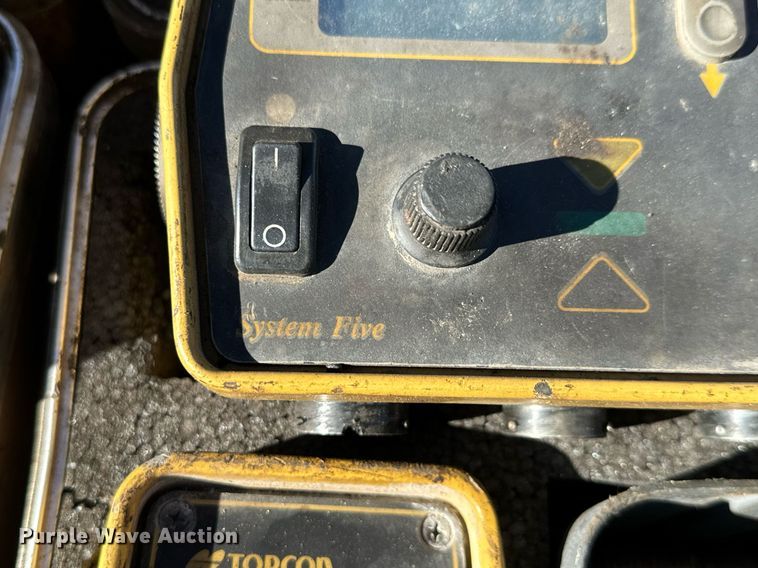 image for item MT9010 2001 Caterpillar AP-1050B paver