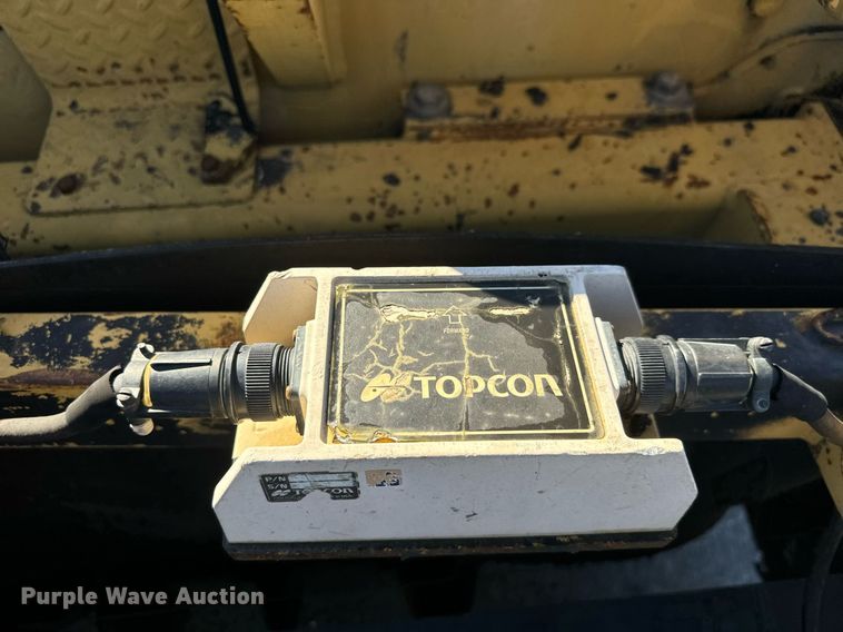 image for item MT9010 2001 Caterpillar AP-1050B paver