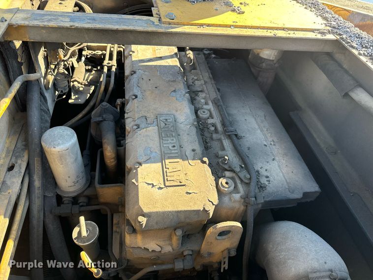 image for item MT9010 2001 Caterpillar AP-1050B paver