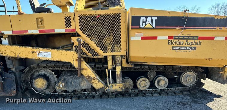 image for item MT9010 2001 Caterpillar AP-1050B paver