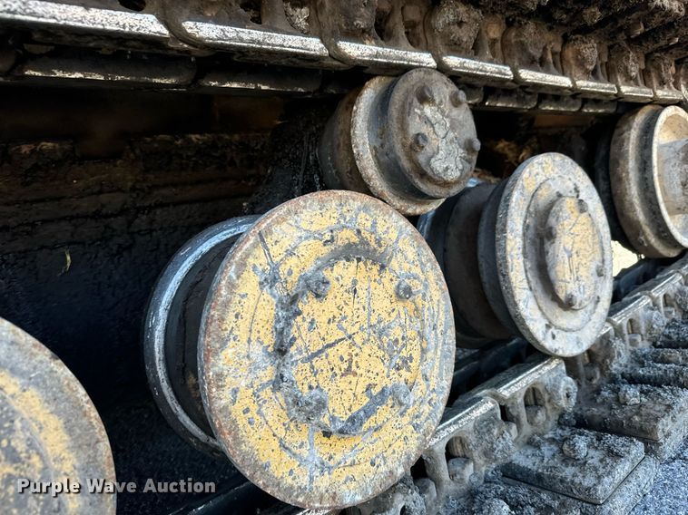 image for item MT9010 2001 Caterpillar AP-1050B paver