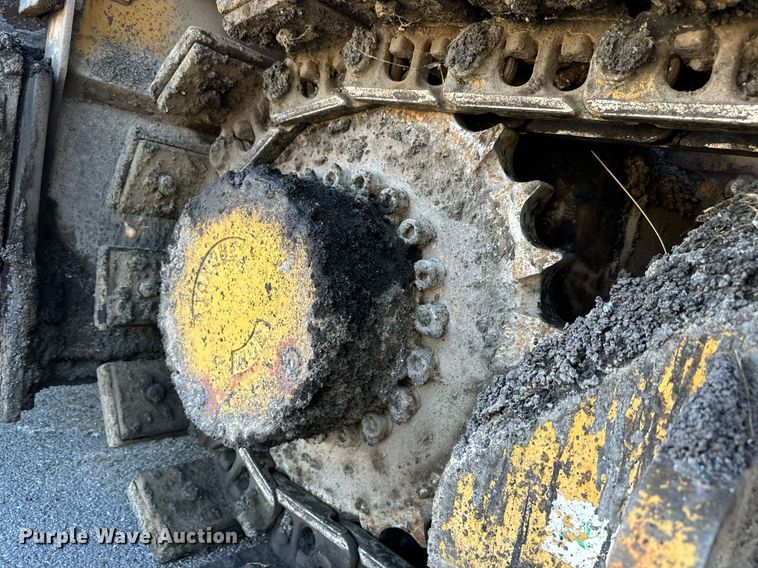 image for item MT9010 2001 Caterpillar AP-1050B paver