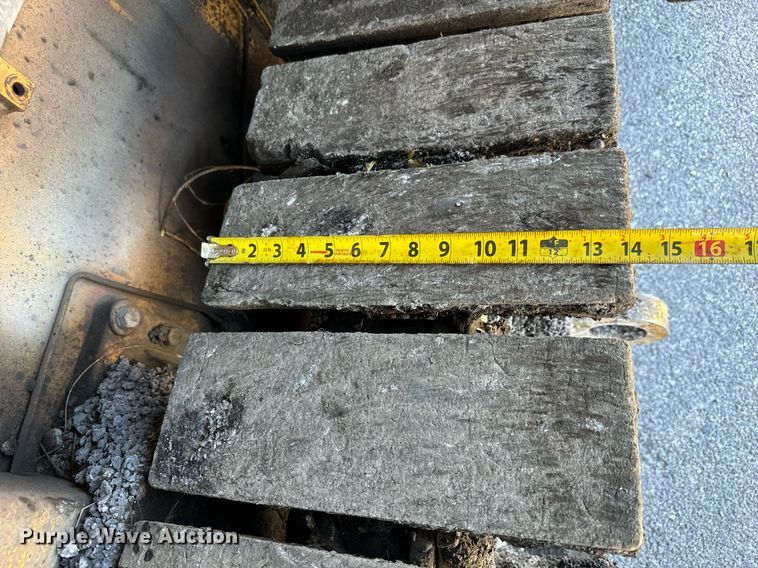 image for item MT9010 2001 Caterpillar AP-1050B paver