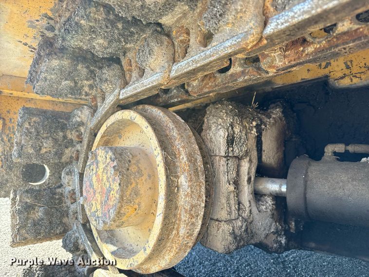 image for item MT9010 2001 Caterpillar AP-1050B paver