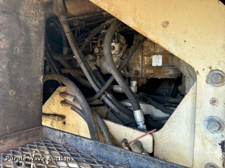 image for item MT9011 1992 Cedarapids CR461 paver