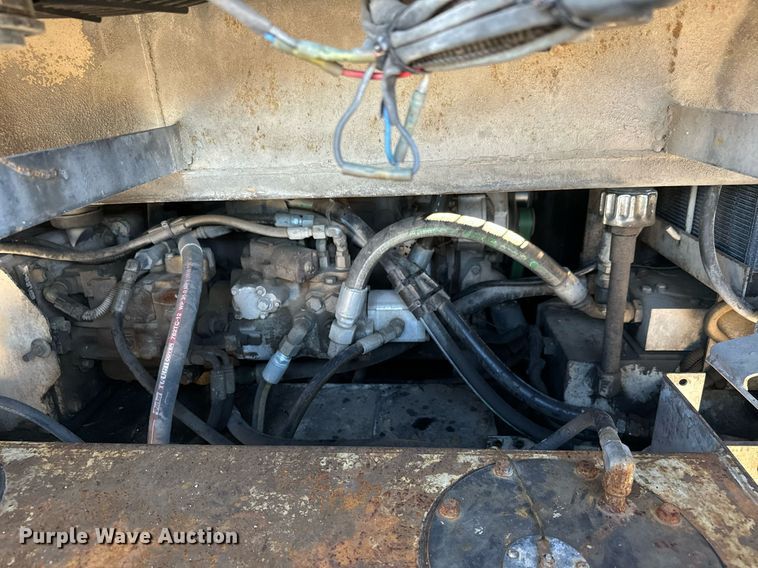 image for item MT9011 1992 Cedarapids CR461 paver