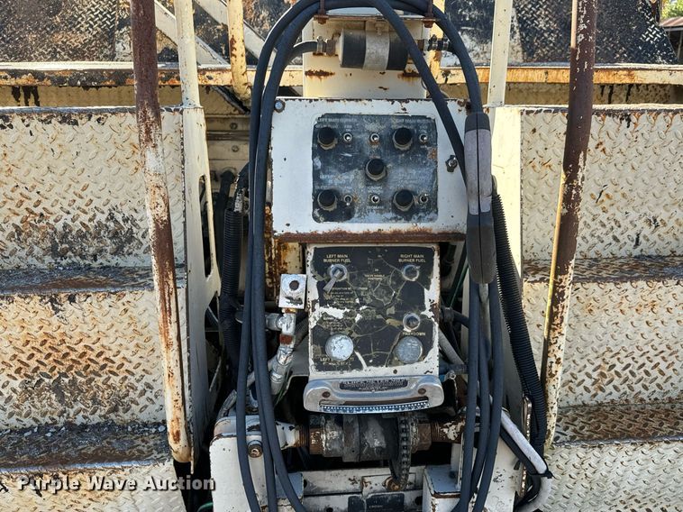 image for item MT9011 1992 Cedarapids CR461 paver