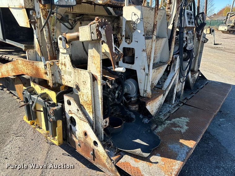 image for item MT9011 1992 Cedarapids CR461 paver