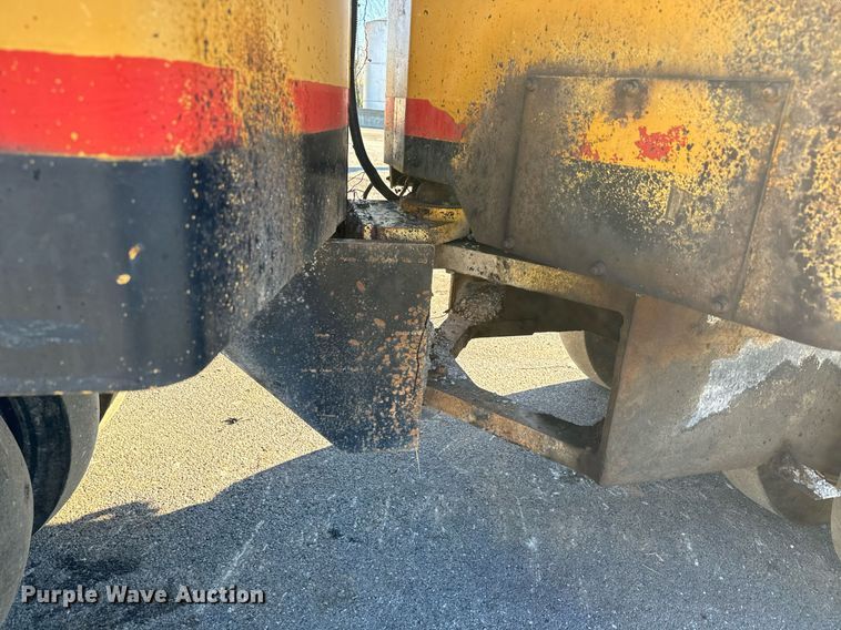 image for item MT9013 Hypac C530AH pneumatic roller